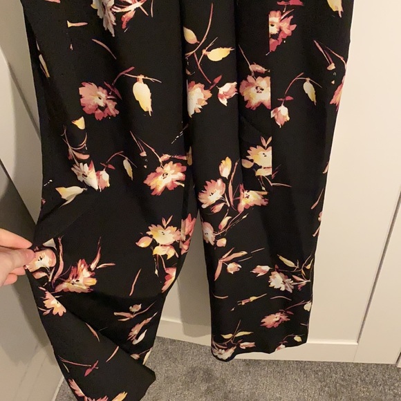 Pantsuit/Jumpsuit - Picture 4 of 4